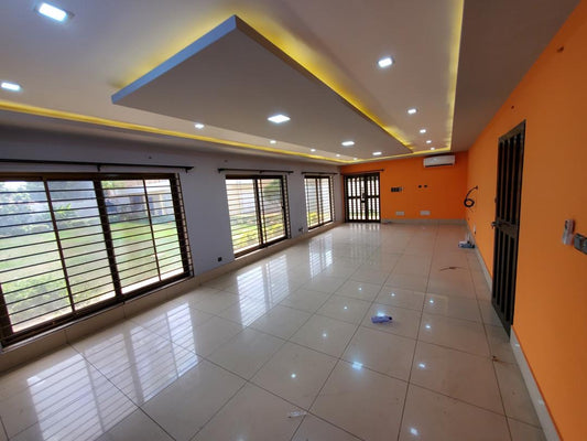 À LOUER – Villa Spacieuse à Hedzranawoé | 4 Chambres, Jardin, Garage, Dépendance | 700.000 FCFA/Mois
