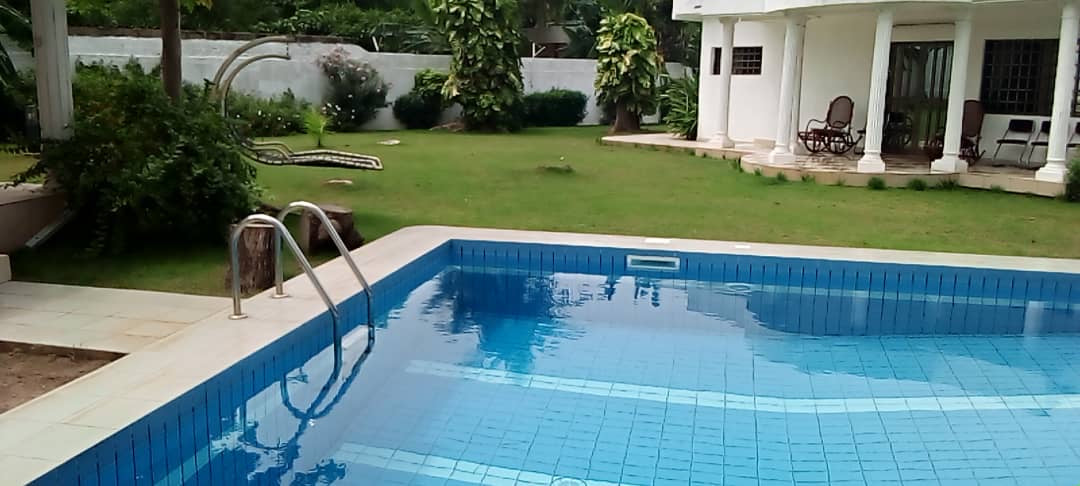 UNE VILLA DE 9 PIÈCES À VENDRE DANS LA CAISSE (RÉSIDENCE DU BÉNIN)