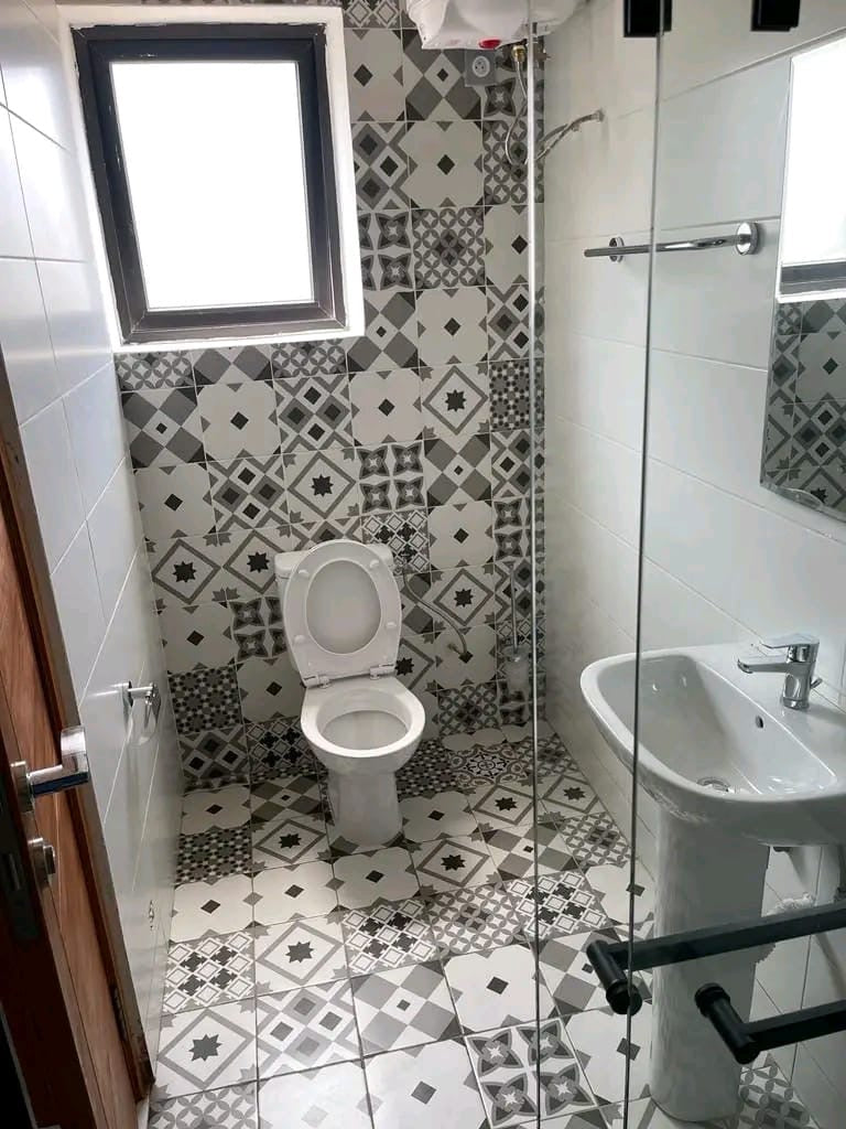 VILLA HAUT STANDING DE 6 PIÈCES À VENDRE À HEDZRANAWOÉ (600M² AVEC PISCINE)