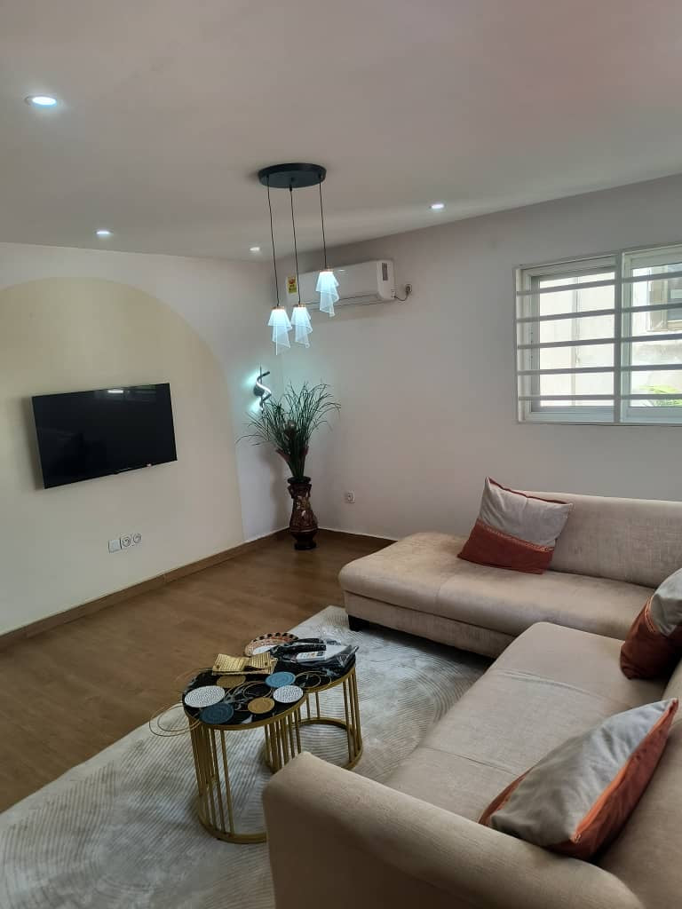 Villa duplex meublée à louer à Tokoin – 750000 FCFA