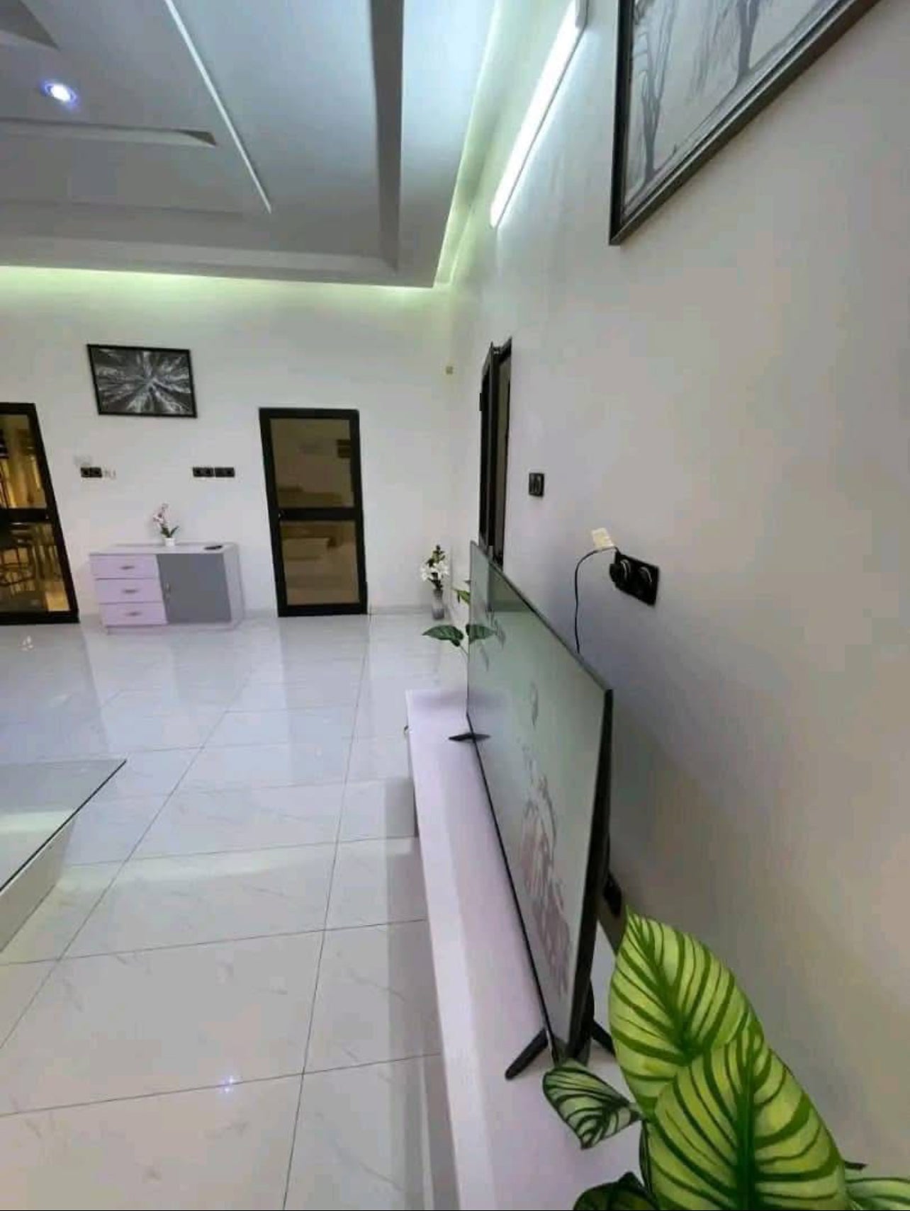 À LOUER – VILLA MEUBLÉE 6 PIÈCES AVEC PISCINE À AVEPOZO AGODEKA