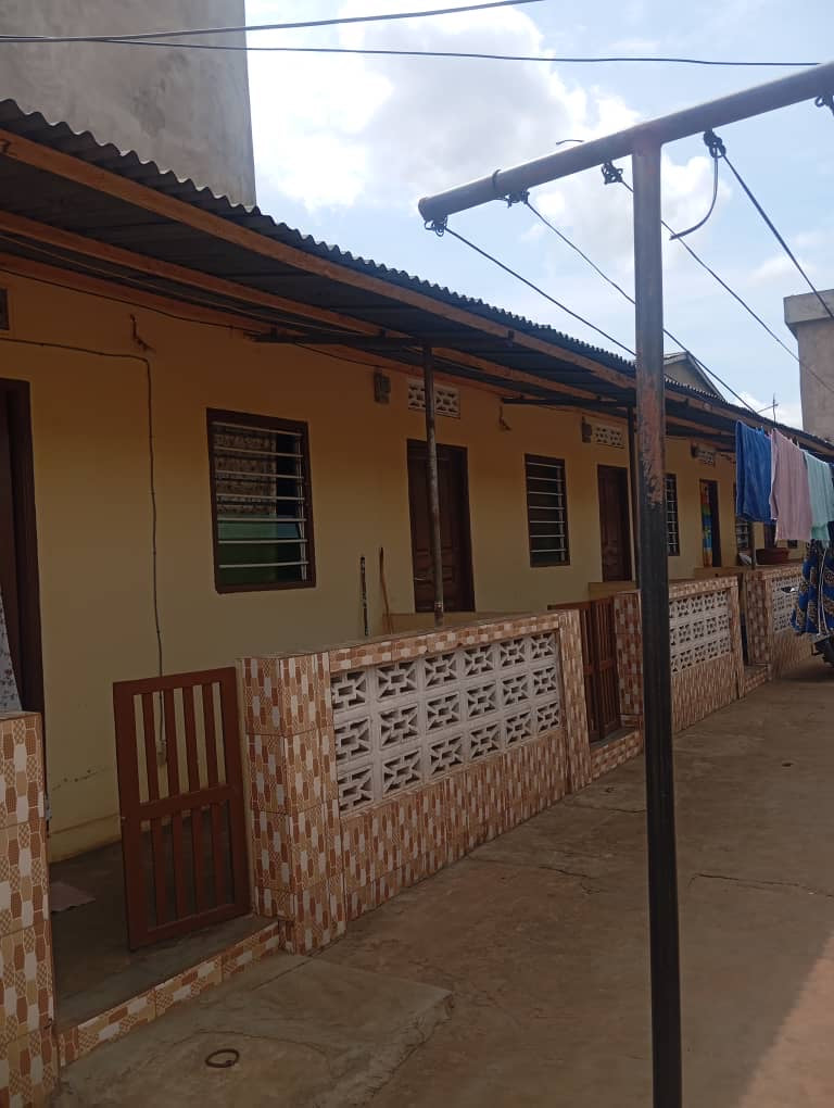 UNE MAISON DE LOCATION À VENDRE À AVÉDJI