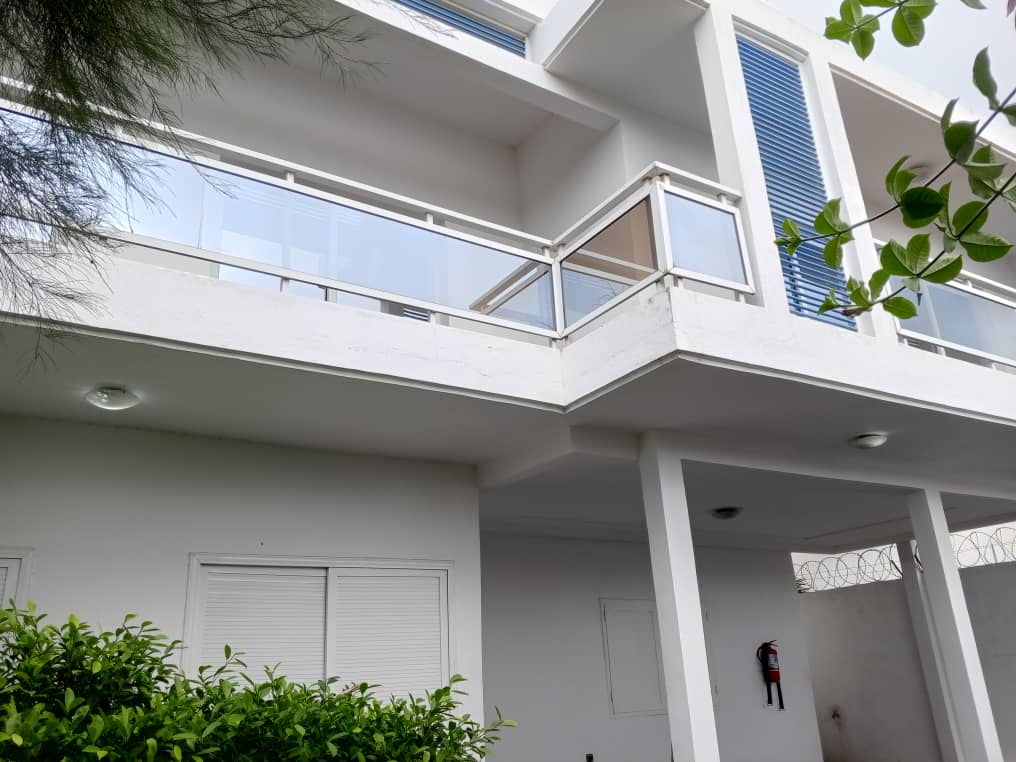 À LOUER – Villa duplex meublée 4 pièces à Tokoin Protestante | 800.000 FCFA/mois