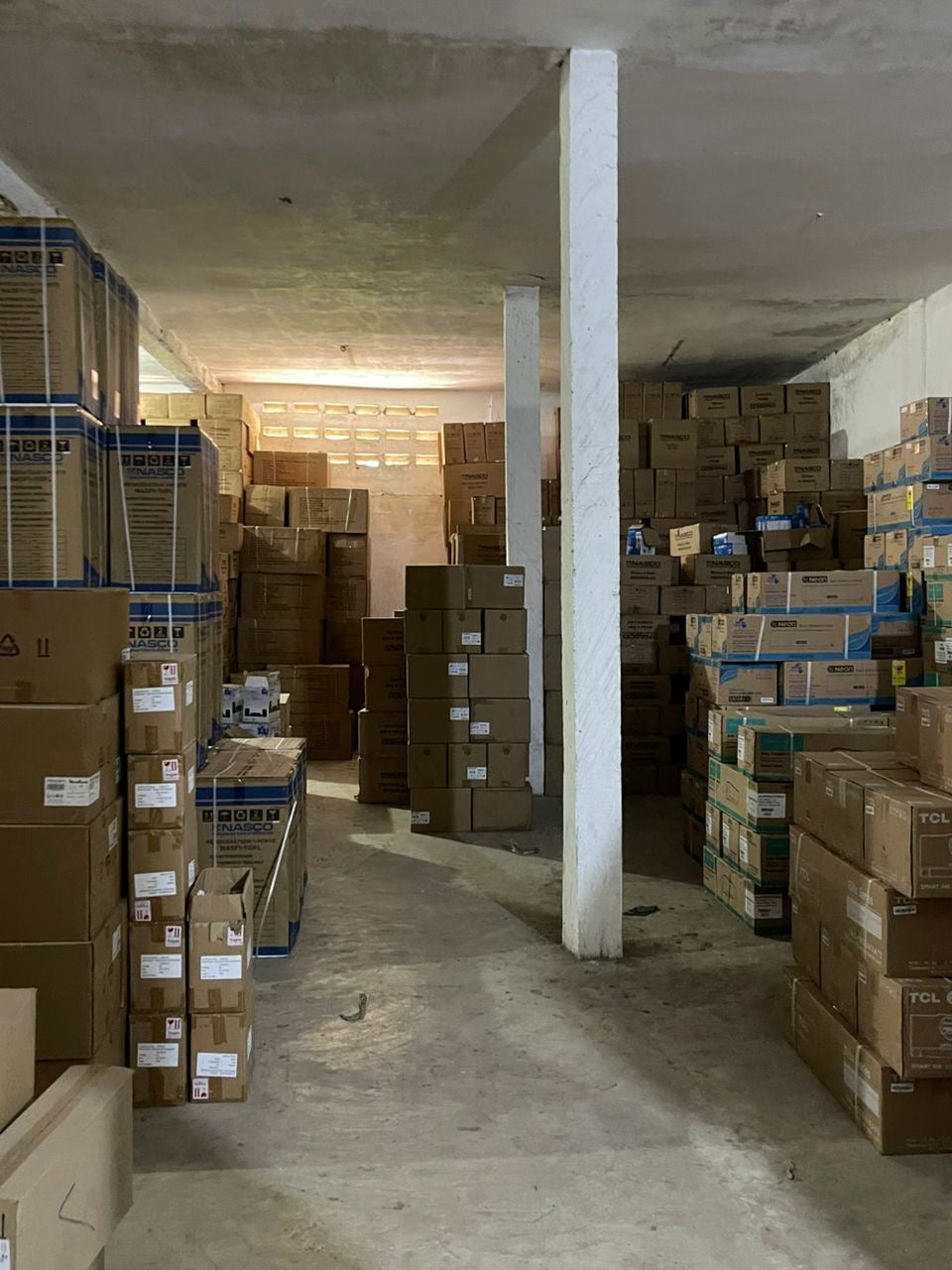 GRAND ENTREPOT À VENDRE À COLOMBE DE LA PAIX – LOMÉ CENTRE – 600 M² – BORDURE DE ROUTE – TITRE FONCIER DISPONIBLE