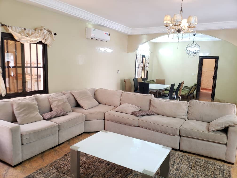 LOCATION VILLA DUPLEX MEUBLÉE À AVENOU (5 CHAMBRES, PISCINE)