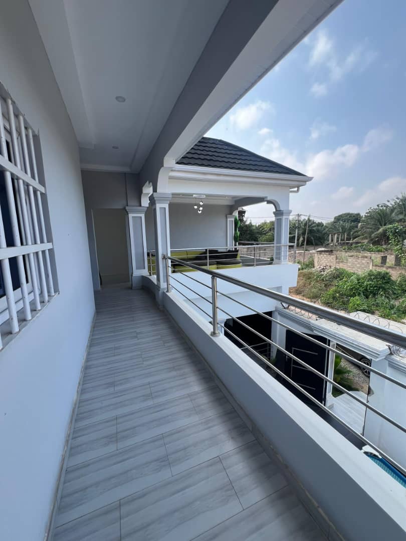 UNE VILLA DUPLEX 3 CHAMBRES À VENDRE À ADIDOGOMÉ APÉDOKOÈ