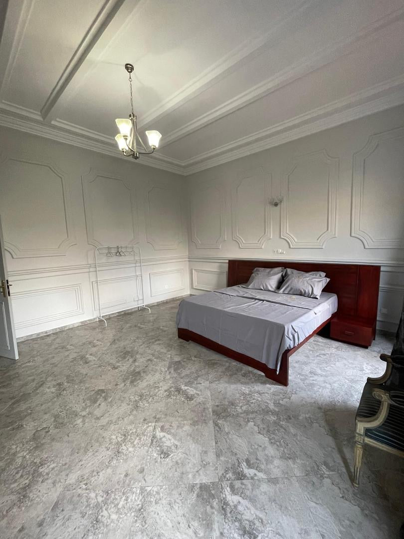 À LOUER – APPARTEMENT MEUBLÉ DE 3 PIÈCES | AVÉDJI DIASPORA | 500.000 F/MOIS