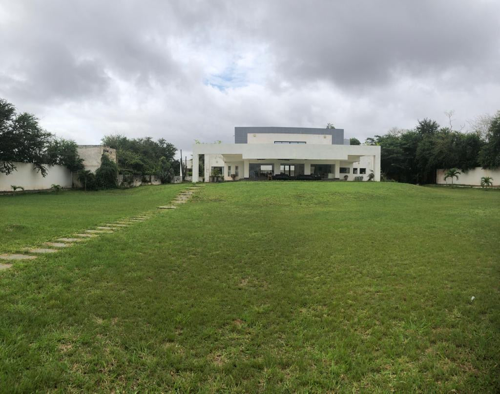 VILLA À VENDRE À AGOÈ LÉGBASSITO SENOUKOPE – 7000m²