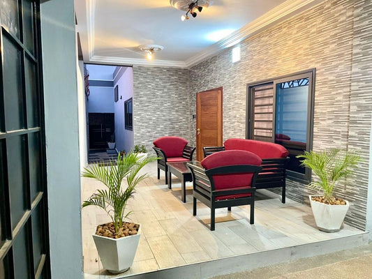 À LOUER – VILLA MEUBLÉE DE 4 PIÈCES À AGOÈ SOGBOSSITO (ANOKUI) – 450.000 FCFA/MOIS