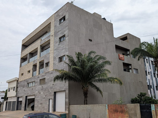 À VENDRE – IMMEUBLE R+2 À LOMÉ - NYÉKONAKPOÈ, À 50 M DU GOUDRON