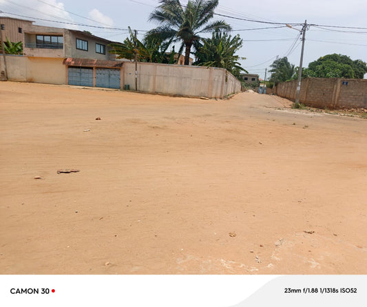 Terrain de 4 lots en vente à Djidjolé – 350 millions FCFA