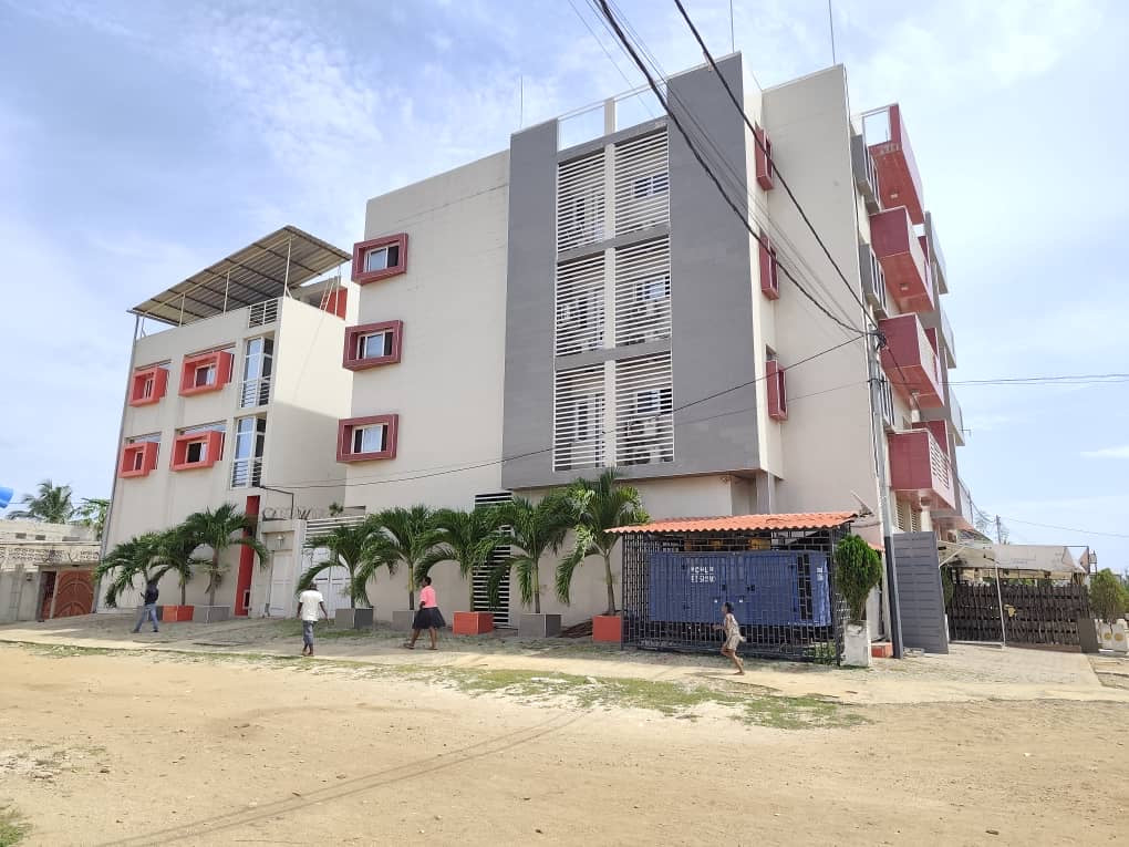 UN IMMEUBLE DE 25 PIÈCES À VENDRE À BAGUIDA