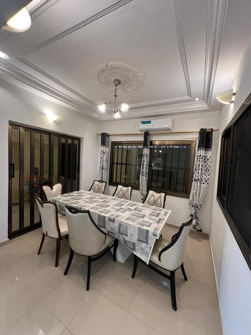 Villa 3 chambres à louer à Kpogan – 450 000 FCFA