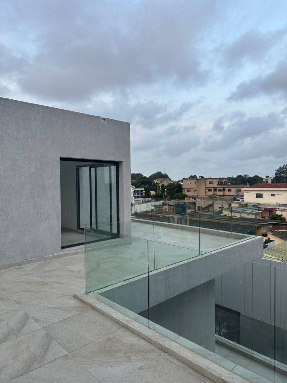 DEUX VILLAS JUMELLES À VENDRE À NOVISSI