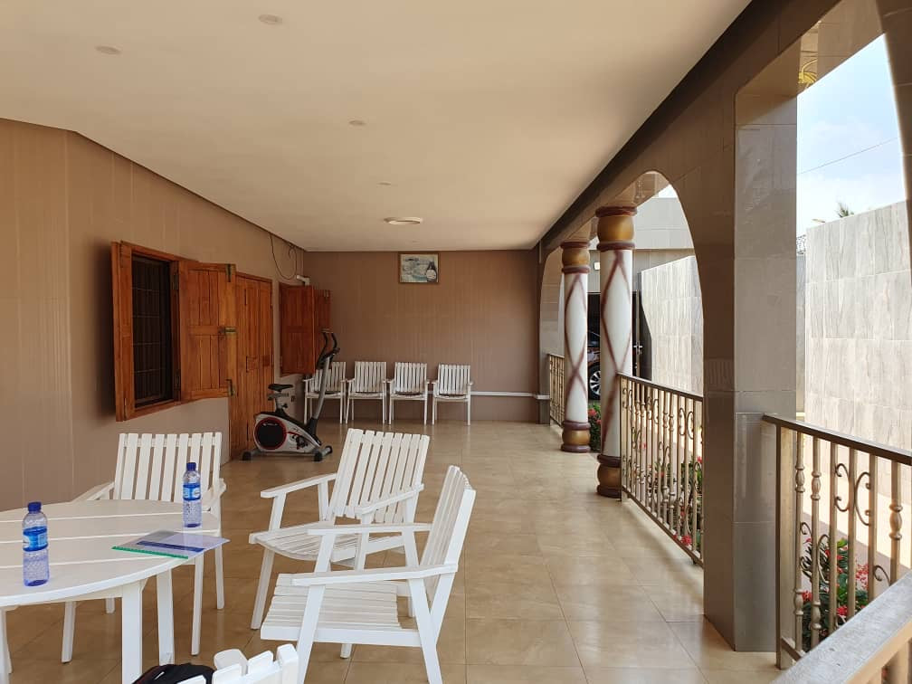 Villa meublée 5 chambres à vendre à Agoè Telessou – 400 millions FCFA