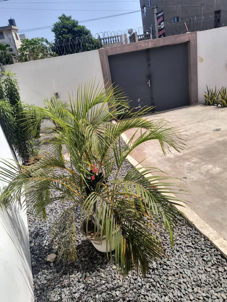 Villa duplex meublée à louer à Tokoin – 750000 FCFA