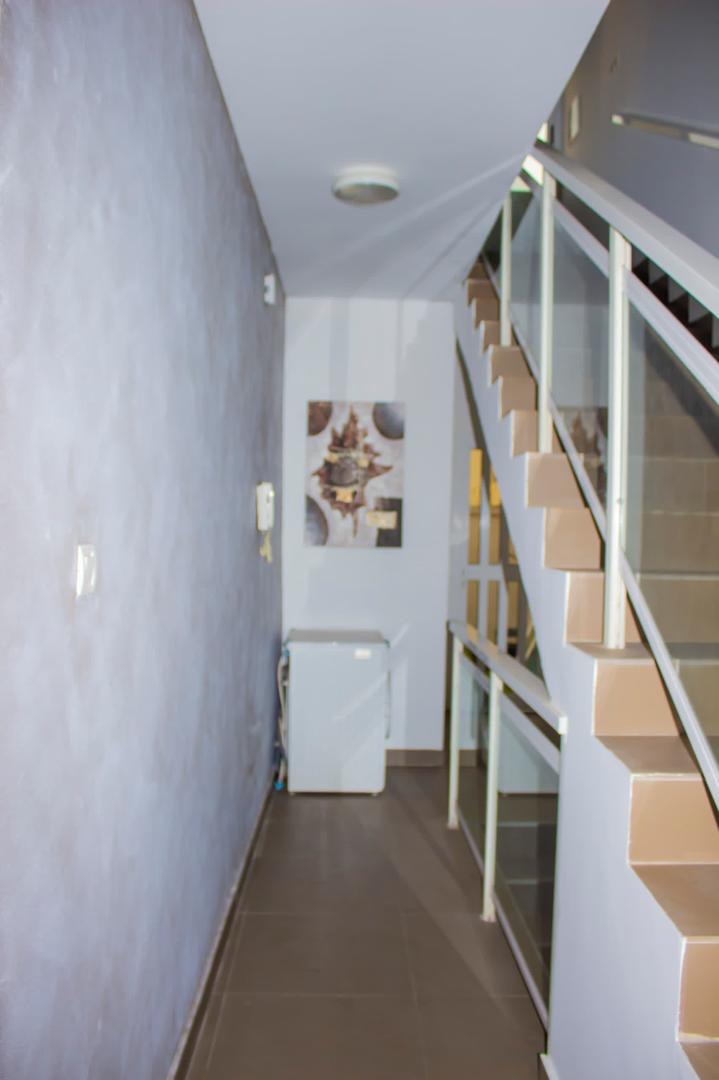 VILLA 7 PIÈCES MEUBLÉE À VENDRE À BAGUIDA – 200 m² | TITRE FONCIER