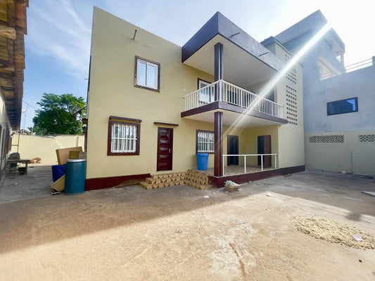 À VENDRE – VILLA DE 9 CHAMBRES + 5 DÉPENDANCES SUR 600m² À NUKAFU – 65 MILLIONS F CFA