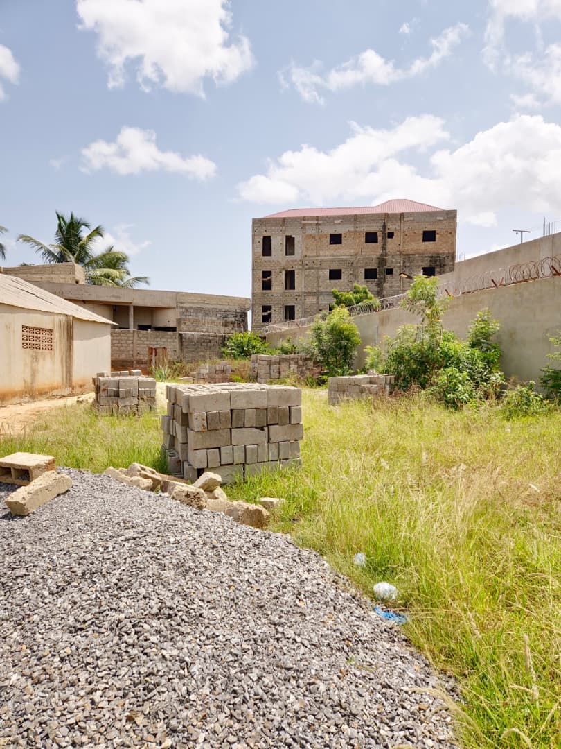 Terrain de 330 m² en vente à Agoé Légbassito – 15 millions FCFA