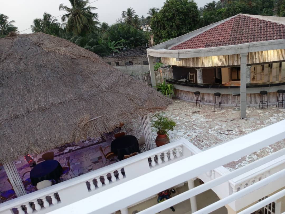 RÉSIDENCE 17 CHAMBRES À VENDRE À BAGUIDA – DEVEGO | TITRE FONCIER