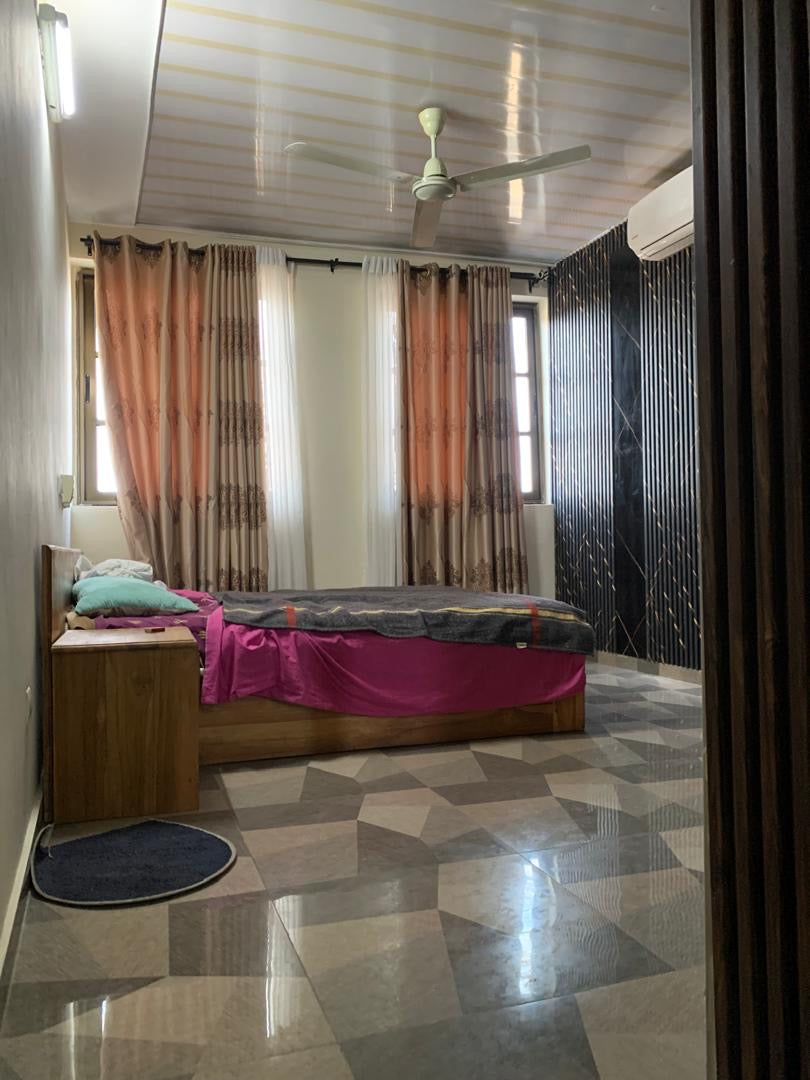 UNE MINI VILLA À VENDRE – À CÔTÉ DE L’HÔTEL DE L’AÉROPORT DE LOMÉ (ANGLE DE RUE)