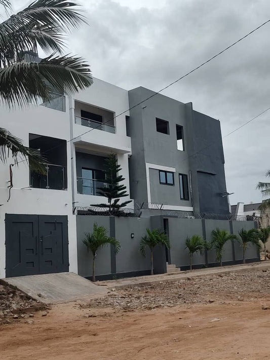 VILLA DUPLEX À LOUER À HÉDZRANAWOÉ AÉROPORT (4 CHAMBRES, 1 GARAGE)