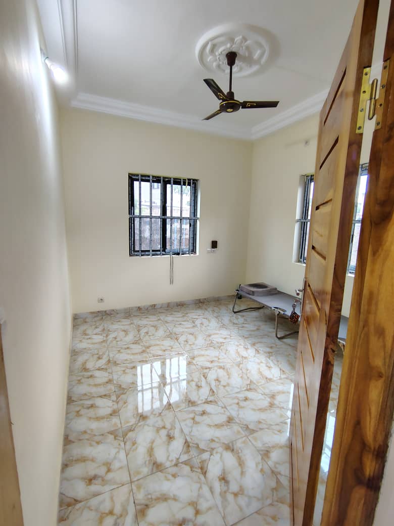 Villa 2 chambres à louer à Avedji Limousine – 130 000 FCFA