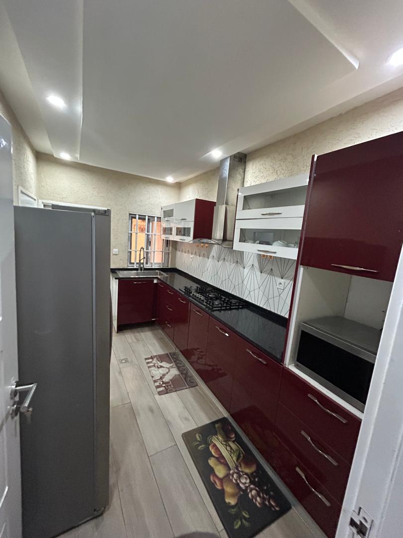 Mini villa meublée 3 chambres à louer à Adidoadin – 850000 FCFA
