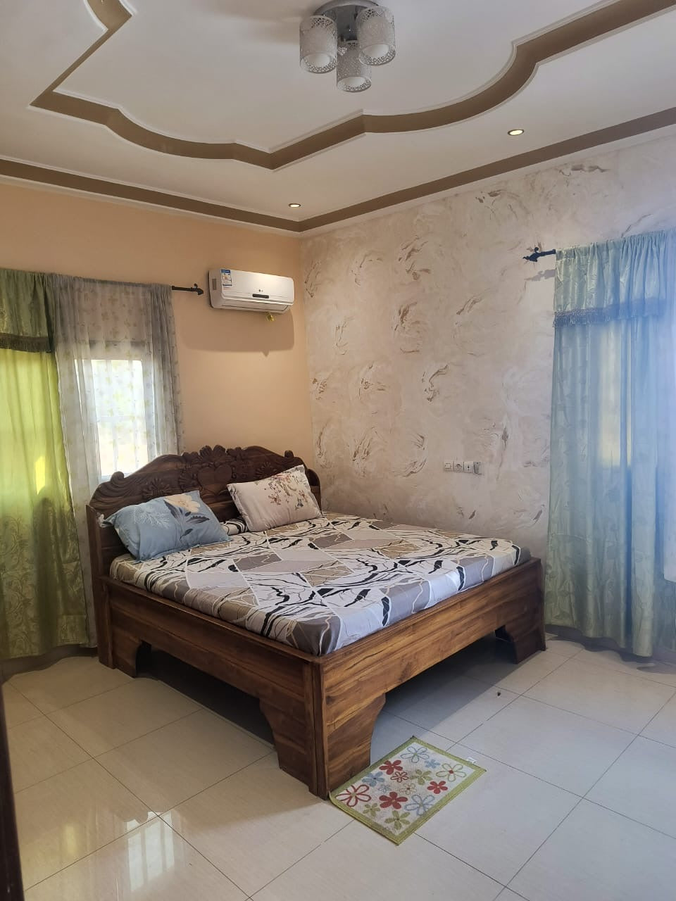 Villa 5 chambres meublée avec piscine à louer à Avenou – 1.200.000 FCFA par mois