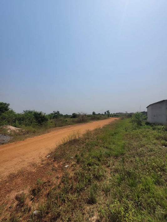 2 lots en vente à Adroukpapé, proche du goudron – 4.5 millions FCFA le lot