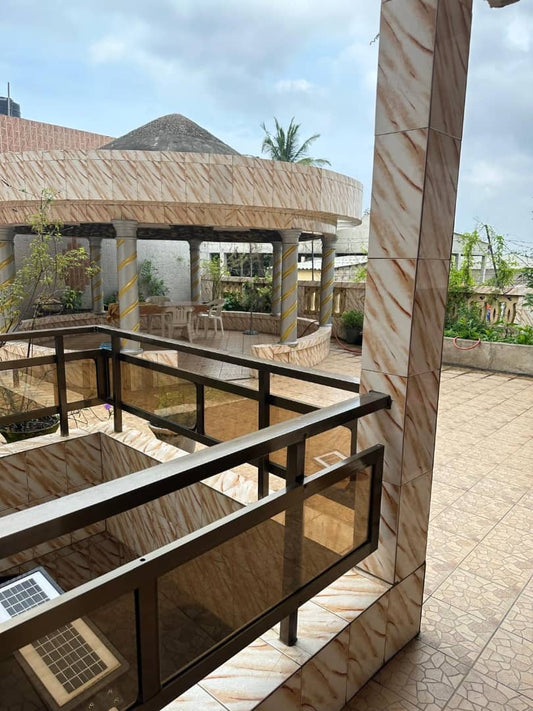 ADAMAVO – VILLA 15 PIÈCES À VENDRE