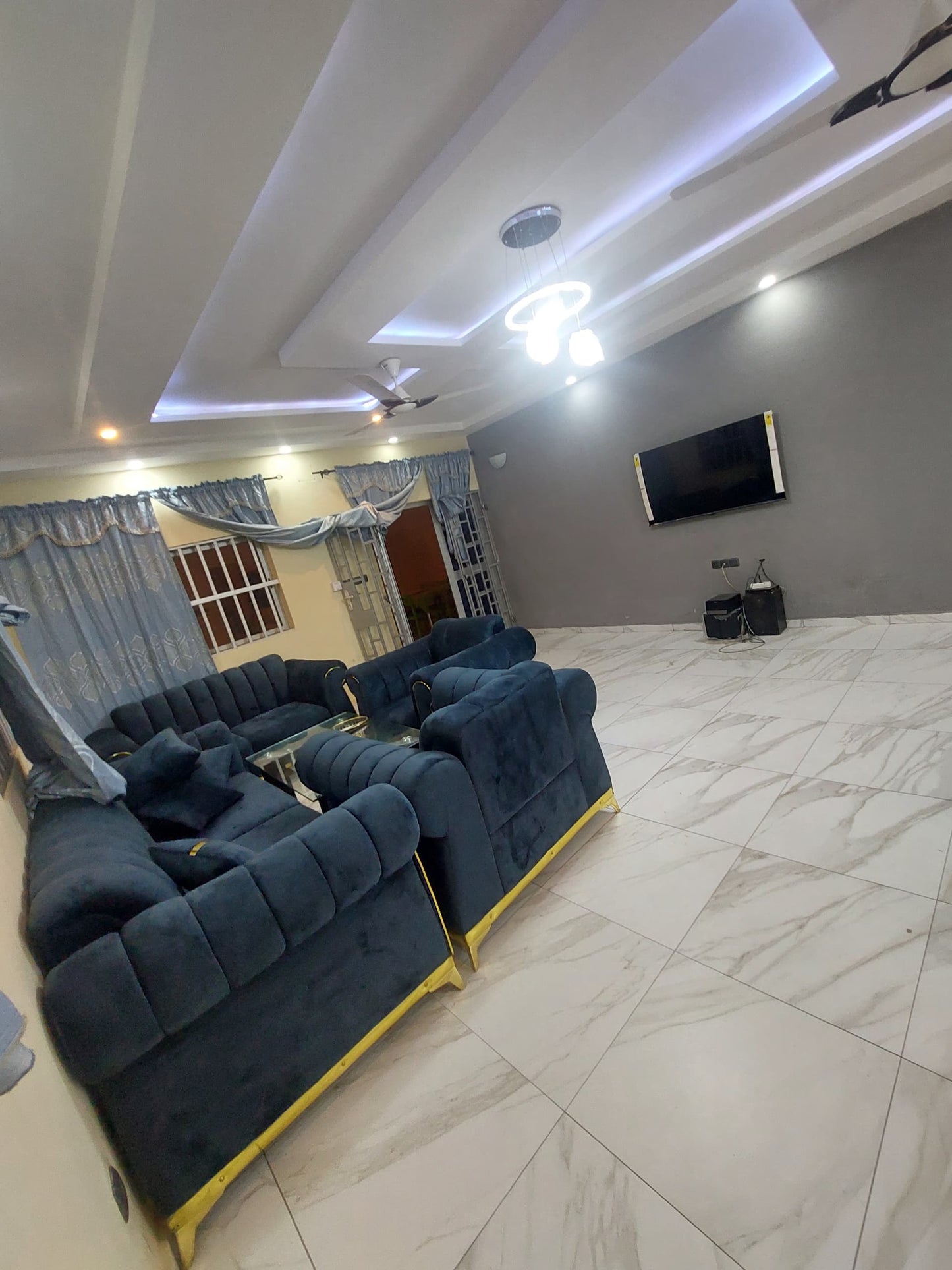 Villa 2 chambres meublée à louer à Avepozo – 300 mille FCFA