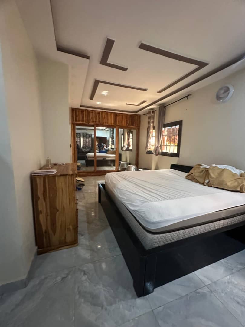 À VENDRE – VILLA DUPLEX DE 7 PIÈCES À AKEPEDO