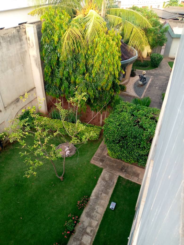VILLA 7 PIÈCES AVEC PISCINE À VENDRE À AGOÈ CARREFOUR BLEU – 600 m²