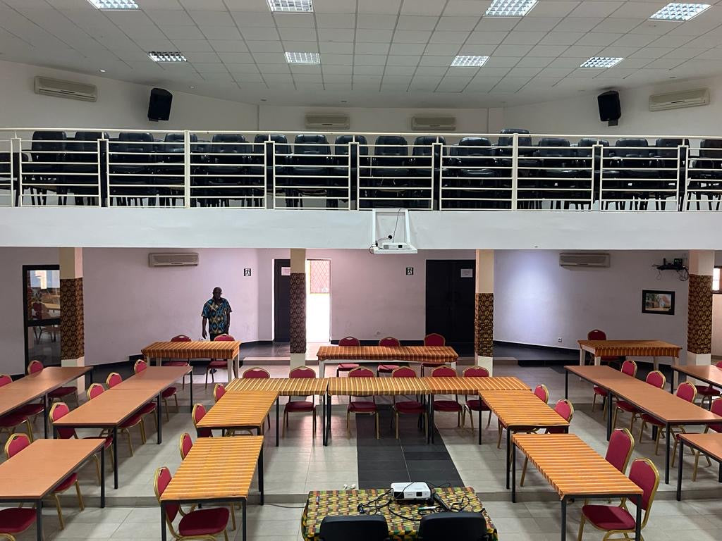 HÔTEL À VENDRE – 50 CHAMBRES – HEDZRANAWOÉ TOGO 2000
