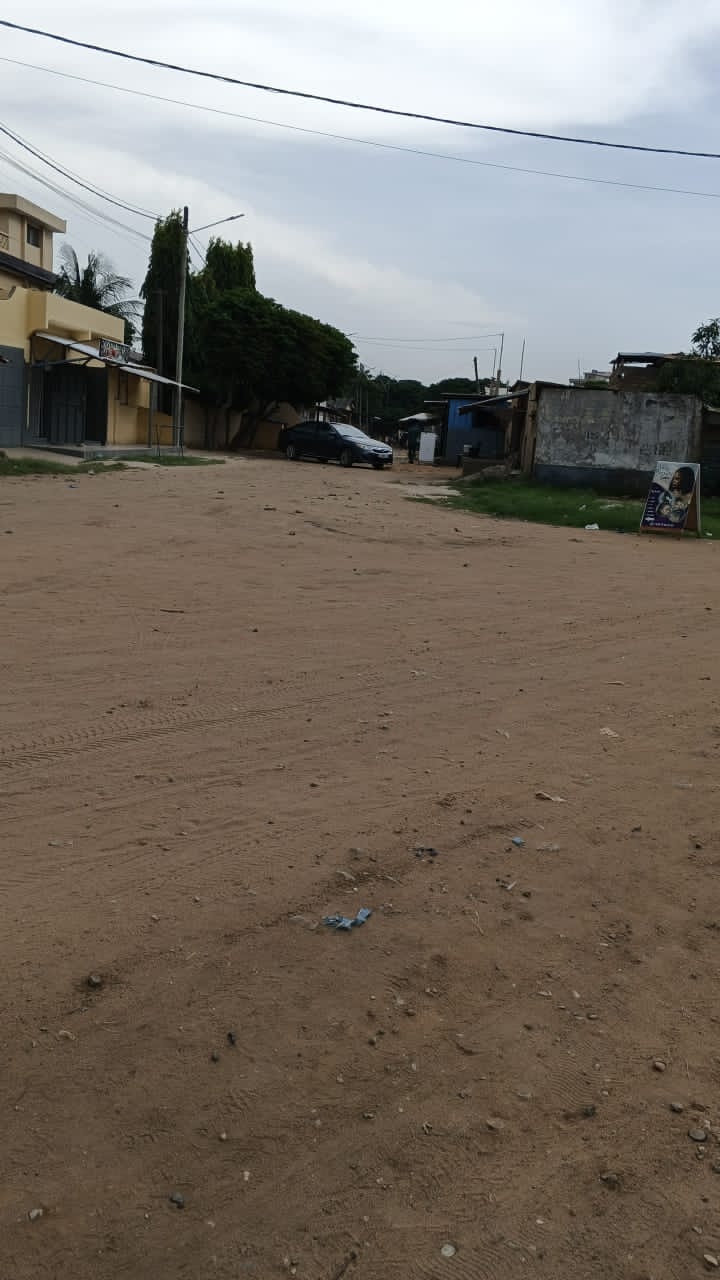 Terrain à vendre à Tokoin Forever – 75 millions FCFA