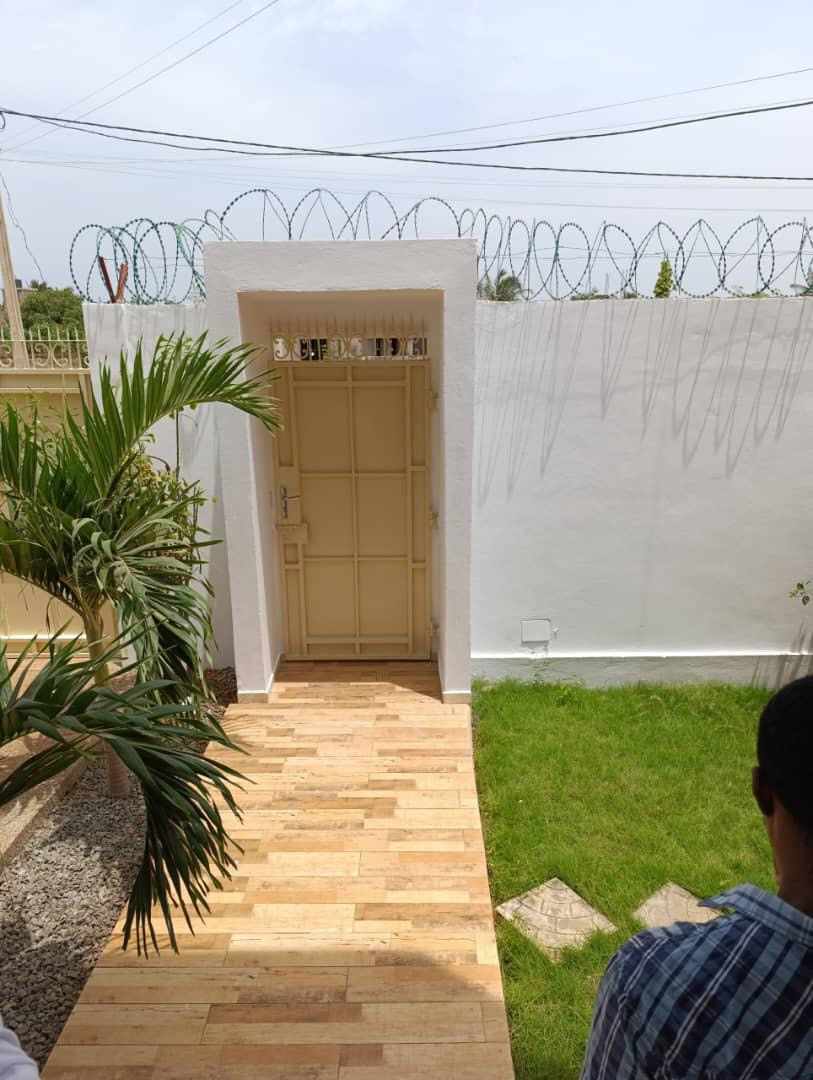 UNE VILLA 5 CHAMBRES À VENDRE À AGOÈ LÉGBASSITO ATTIOMÉ