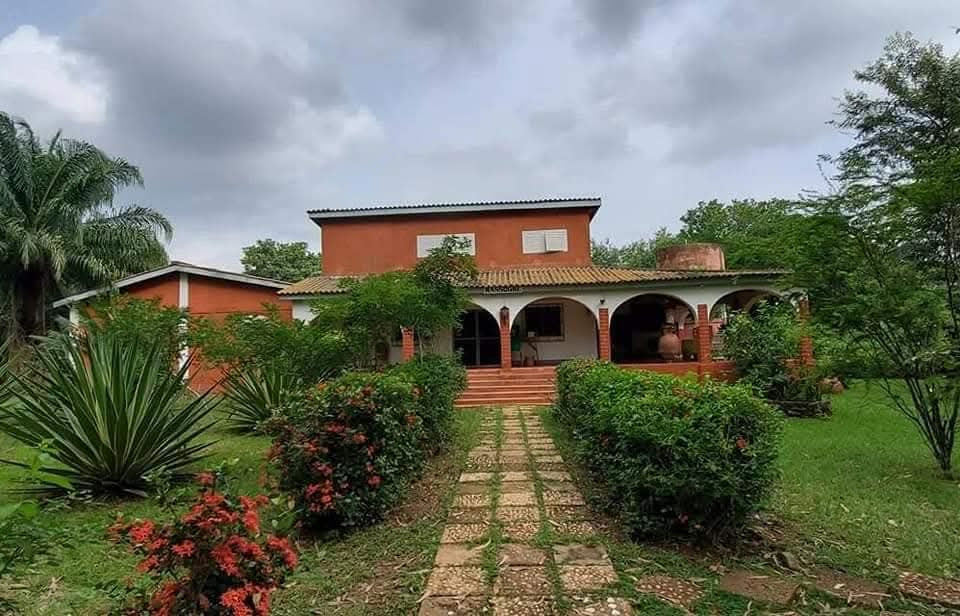 VILLA À VENDRE À BADJA À 400m DE LA  ROUTE LOMÉ-KPALIMÉ