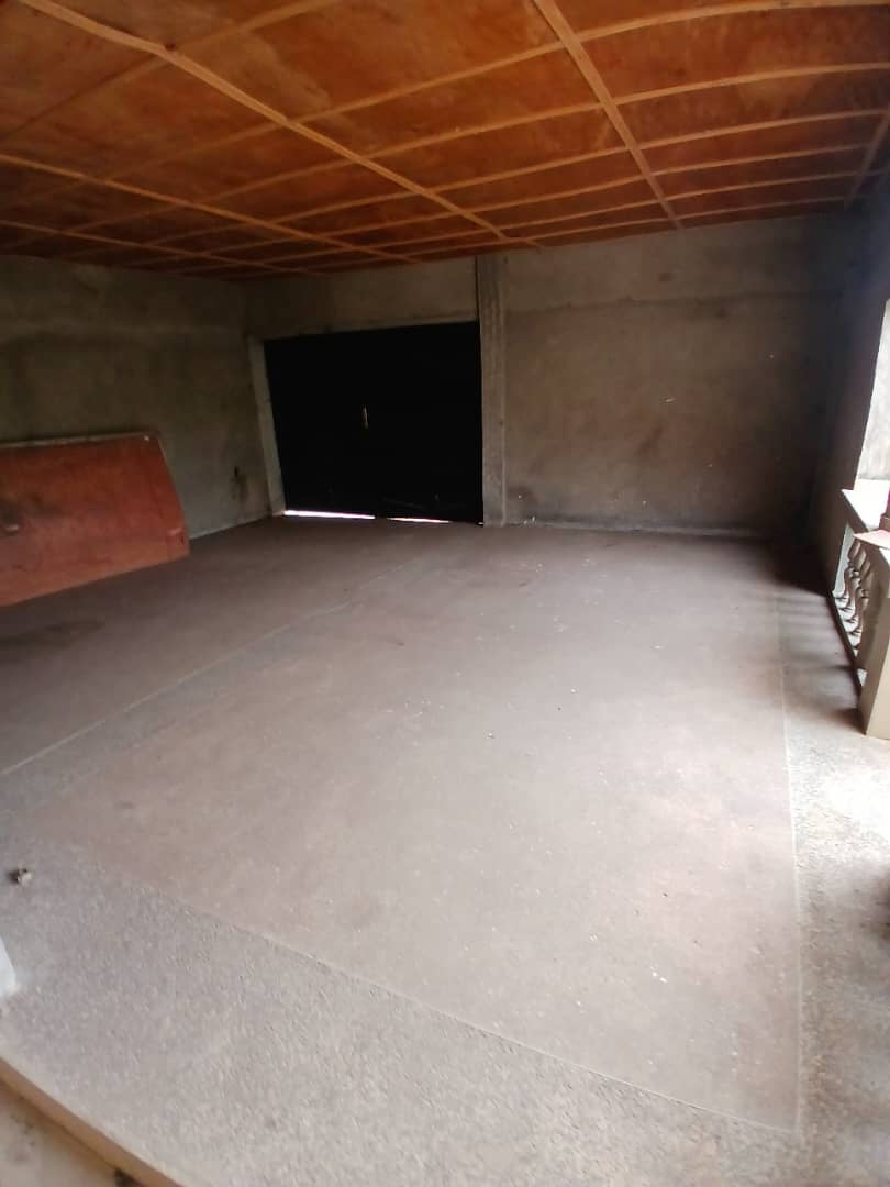 VILLA 5 PIÈCES À VENDRE À KPALIMÉ – 3/4 DE LOT | TAMPON OTR