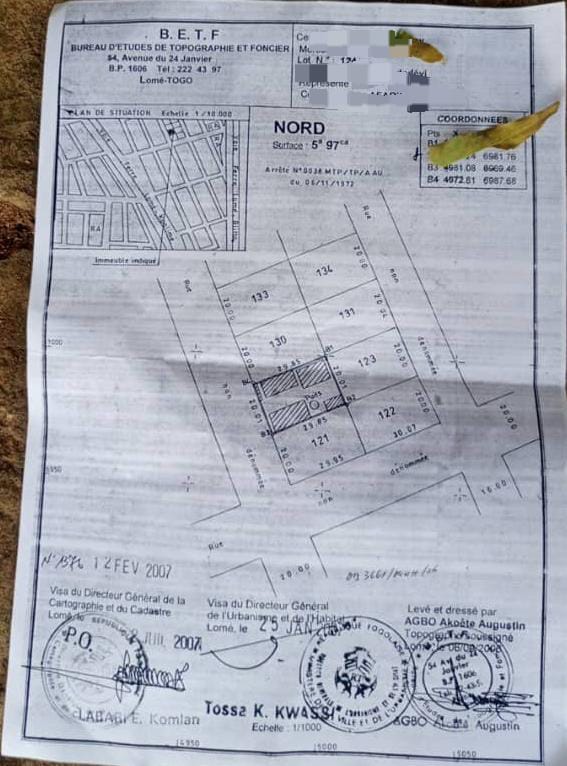 Terrain de 597 m² en vente à Attikoumé – 80 millions FCFA