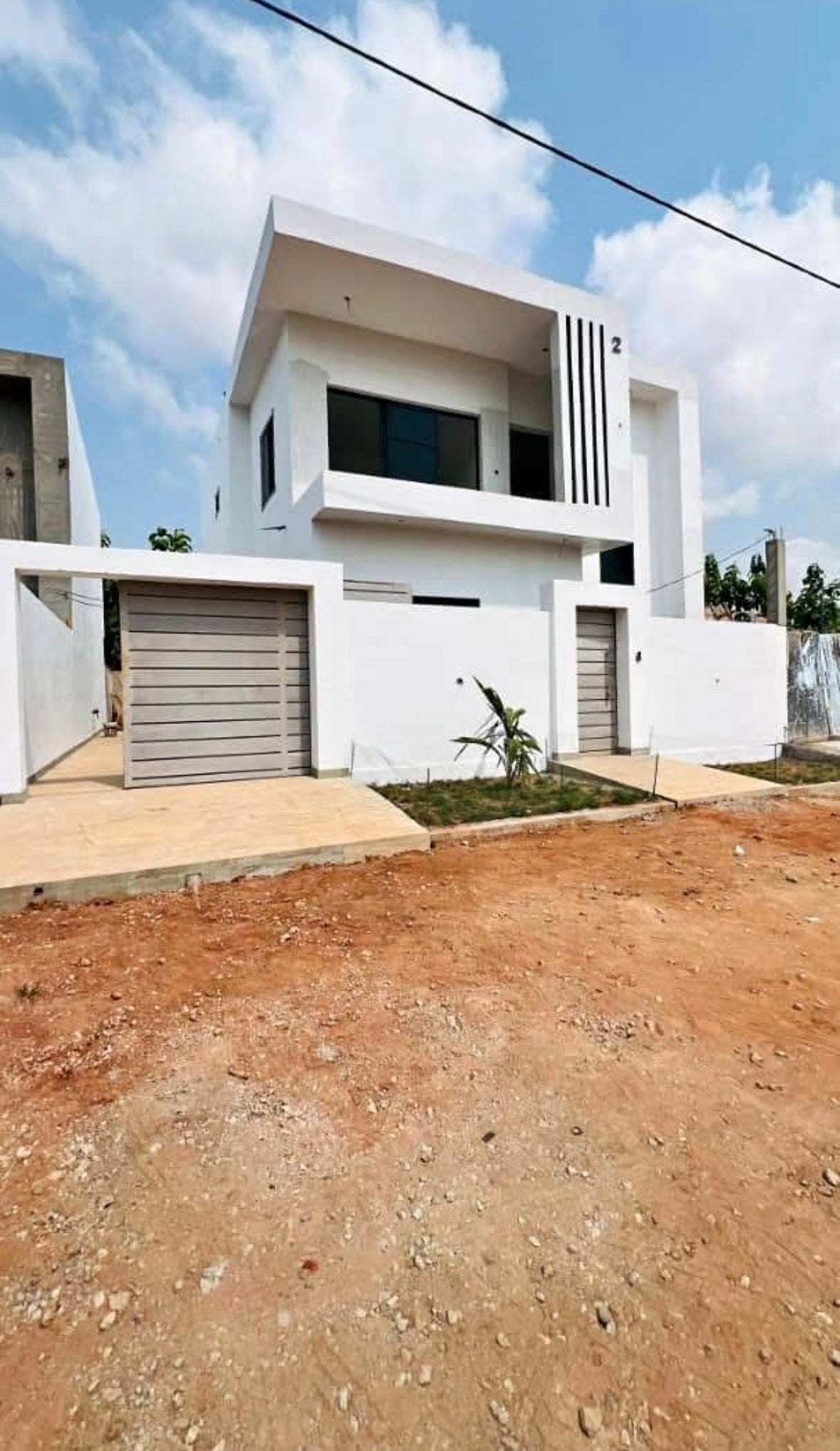 MAGNIFIQUE VILLA A VENDRE Zanguéra,150m du goudron