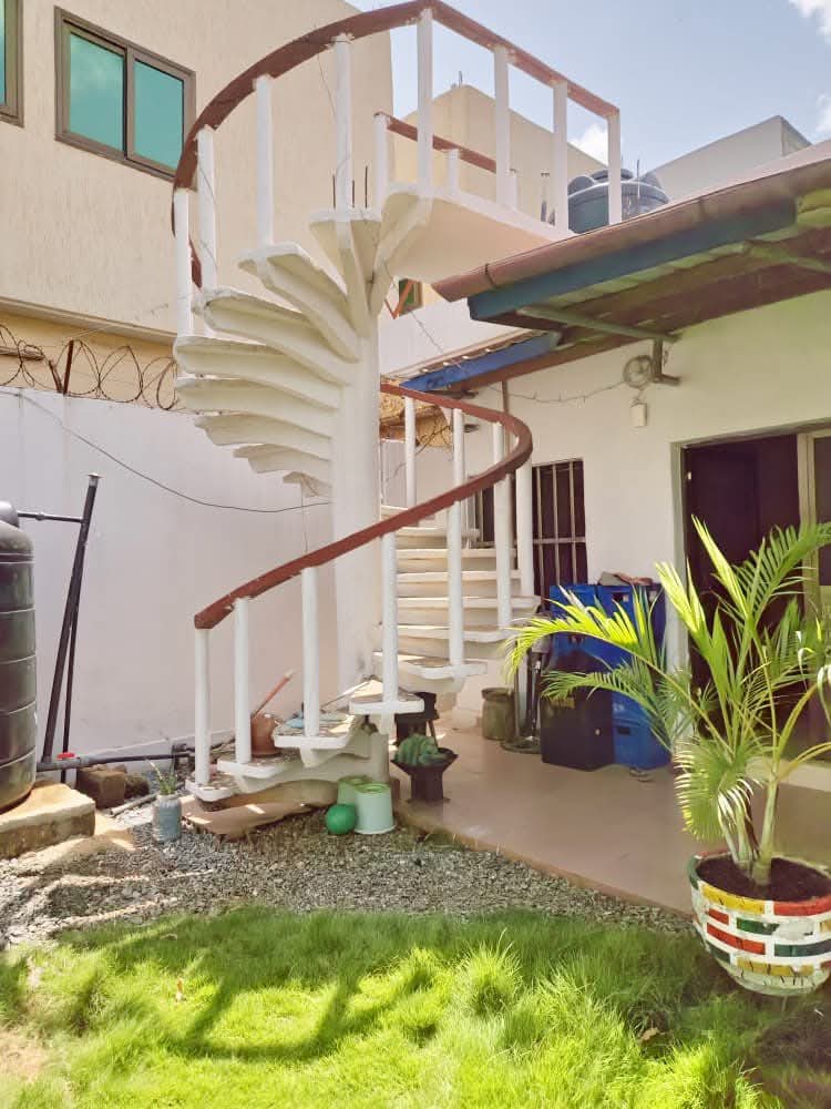 Villa 2 chambres en vente à Agoe Cacaveli, proche de l'école Mariam et Maarif – 115 millions FCFA