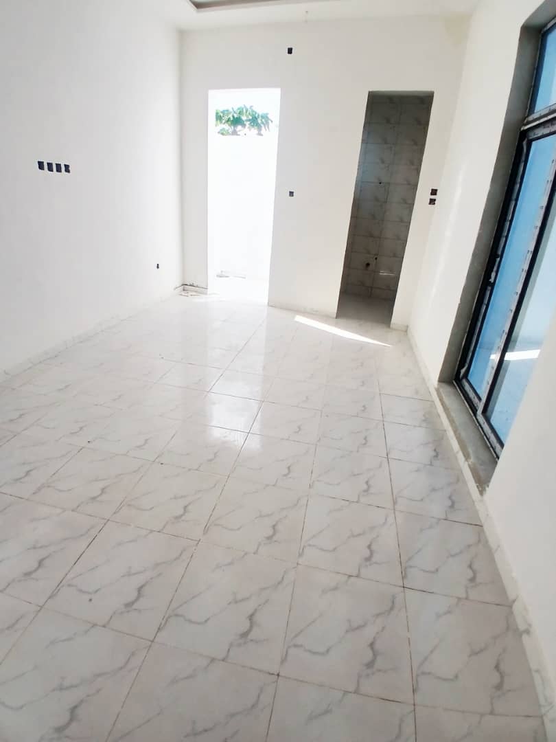Villa 3 chambres en vente à Zanguera Afiadényigban à 300m du goudron – 28,5 millions FCFA