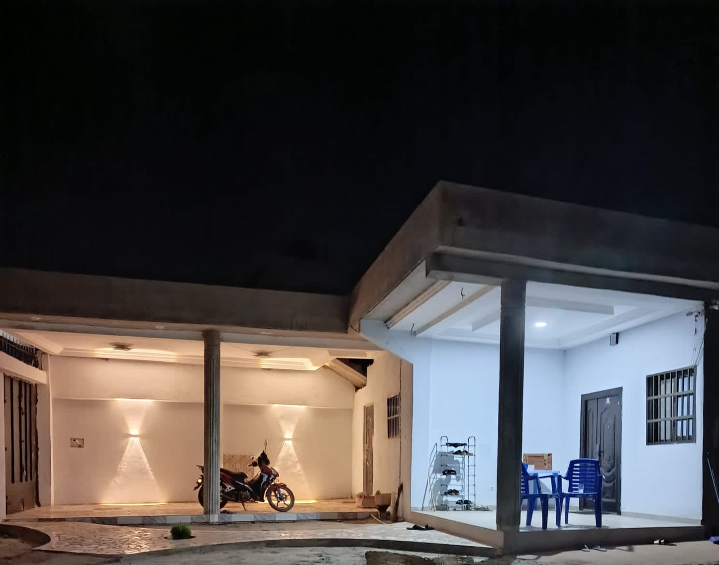 VILLA DE 4 PIÈCES À VENDRE À APESSITO