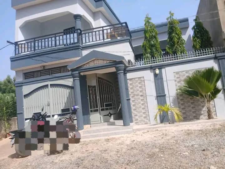 Villa à vendre à Zanguera – 80 Millions FCFA