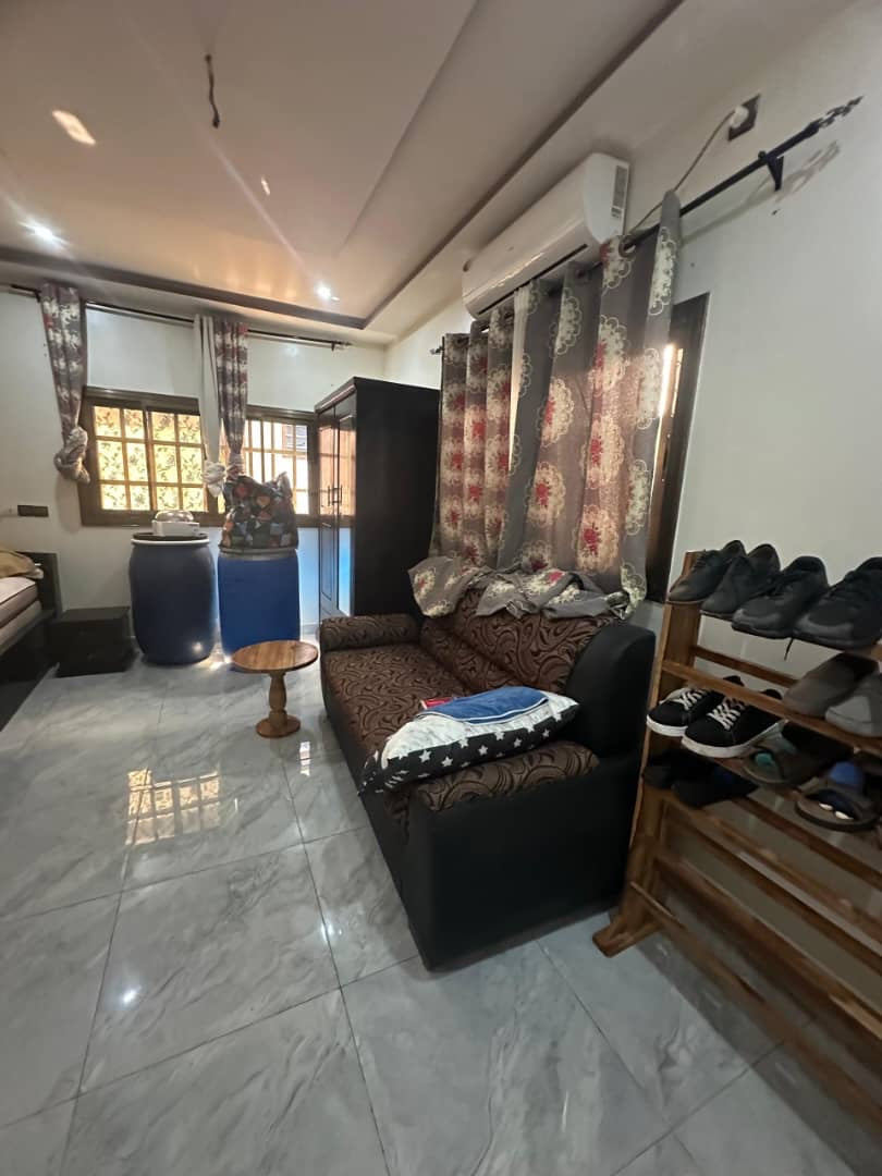 À VENDRE – VILLA DUPLEX DE 7 PIÈCES À AKEPEDO