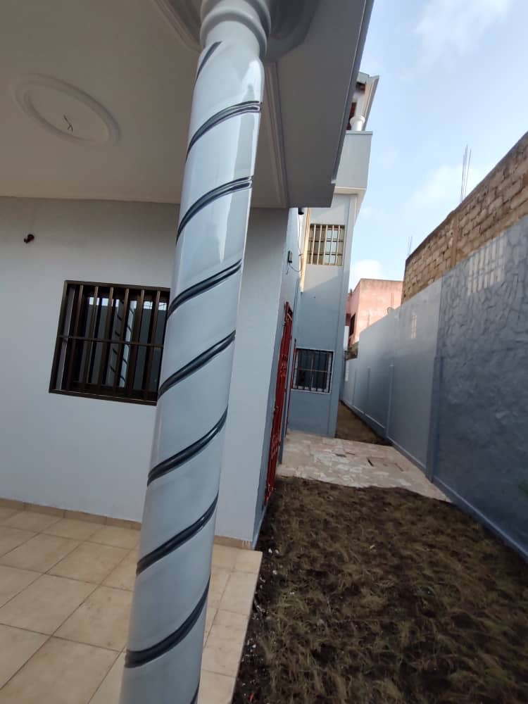 VILLA 7 PIÈCES À VENDRE – KÉGUÉ KÉLÉGOUGAN (FACE GOUDRON)