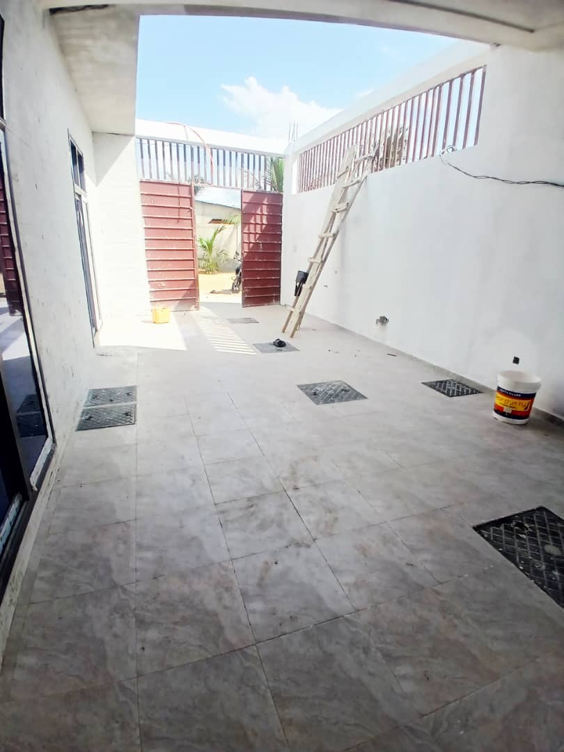 Villa 3 chambres en vente à Zanguera Afiadényigban à 300m du goudron – 28,5 millions FCFA