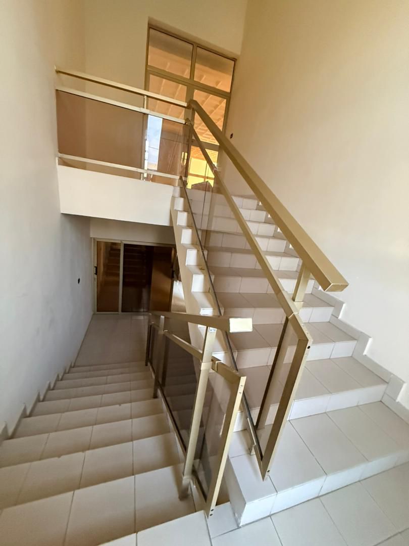 Villa meublée 3 chambres salon en location à Tokoin Soted – 1 000 000 FCFA/mois