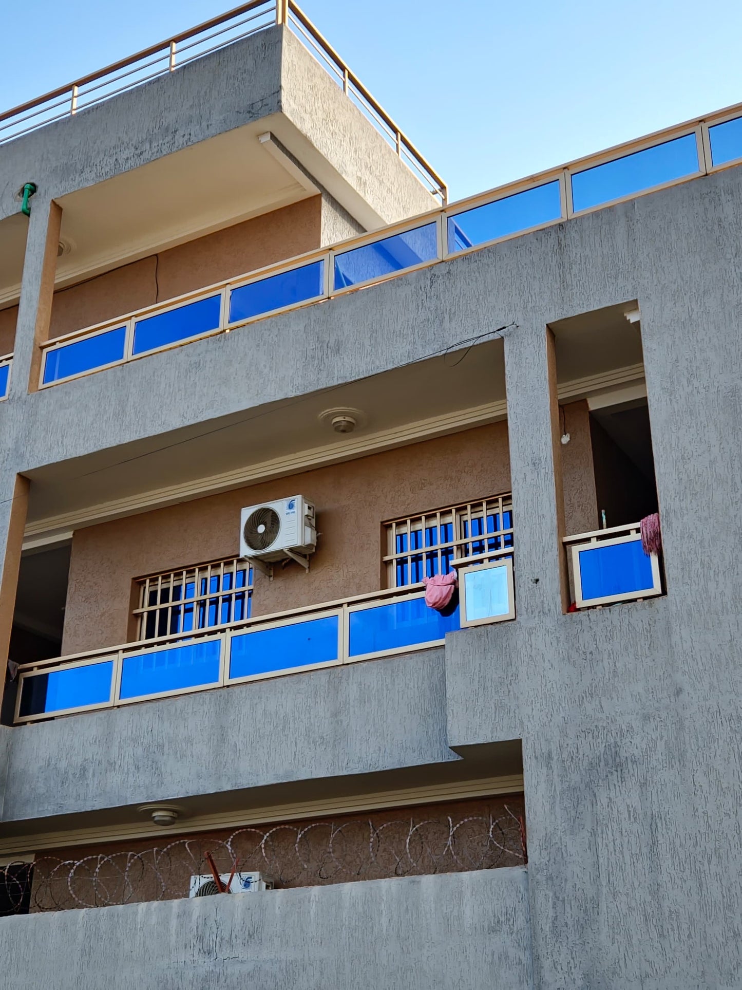 IMMEUBLE DE 16 PIÈCES À VENDRE À AGOÈ LOGOPÉ